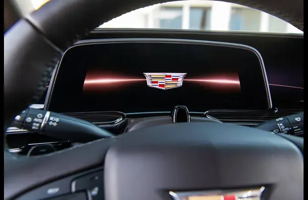 2024_cadillac_escalade_4dr-suv_premium-luxury_detail_oem_1_1280x855 (1)